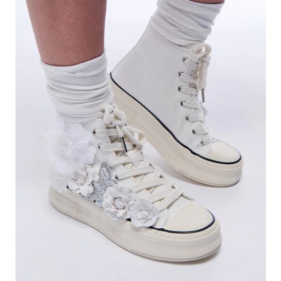 AZALEA WANG Penny Lane Flower Embellished platform canvas Sneaker White size 6 - Picture 1 of 13